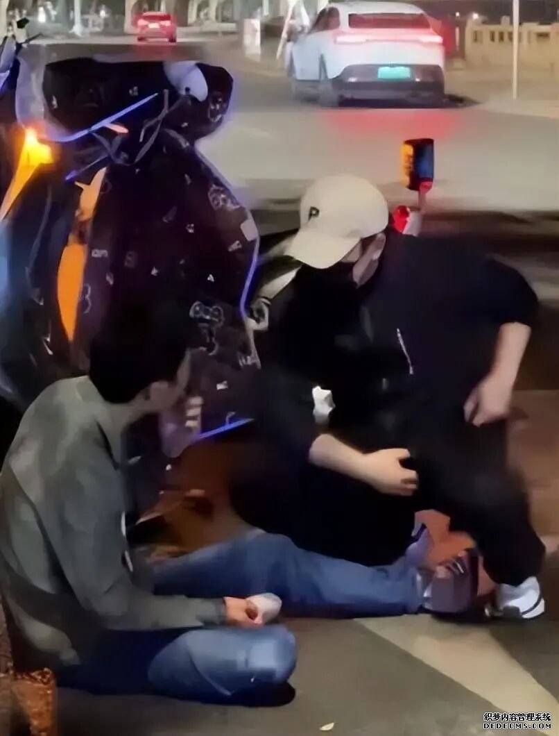 印小天八字回应救起落水女子 网友再提插刀事件(3)